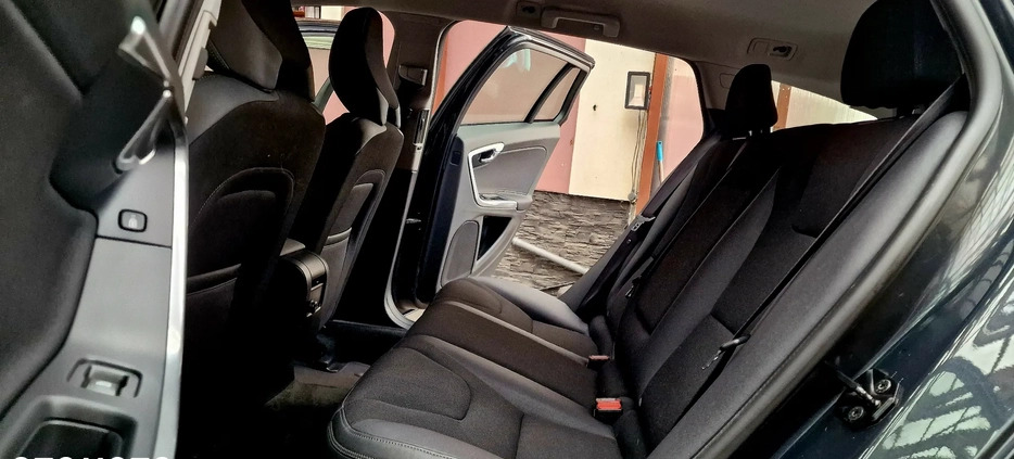 Volvo V60 cena 32999 przebieg: 220000, rok produkcji 2013 z Lubycza Królewska małe 667